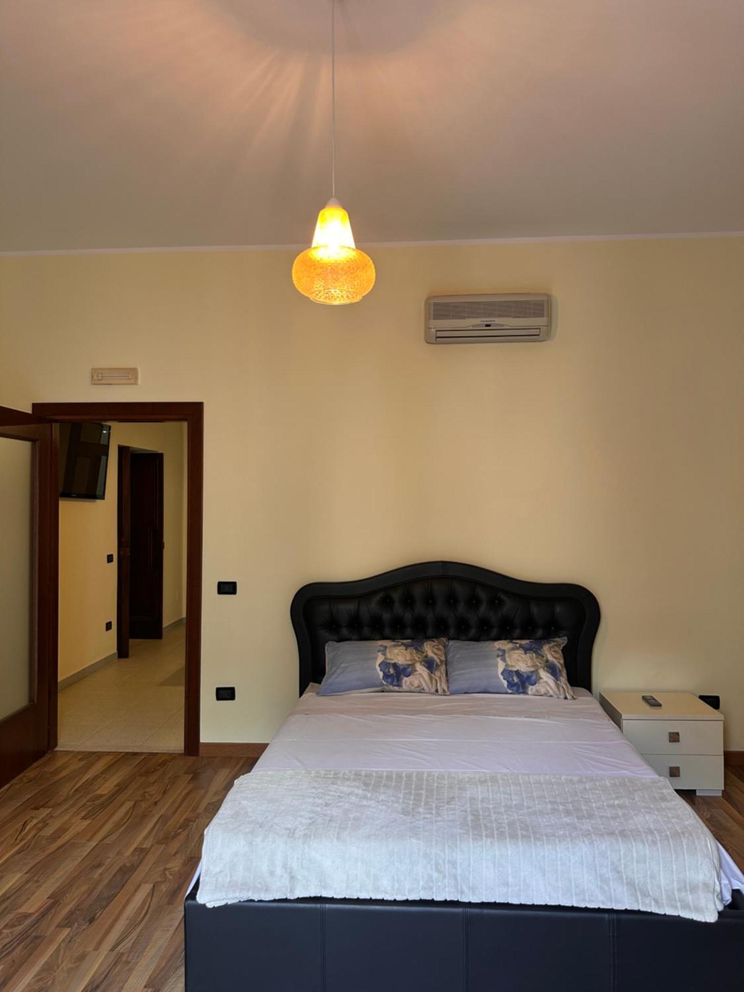 Civico 27 Apartment Fondi Buitenkant foto